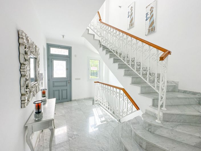 Image No.3-3 Bed House for sale