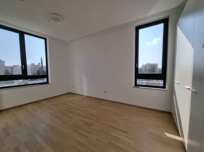 Image No.14-3 Bed Apartment for sale