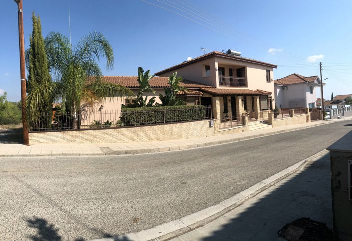 Image No.1-4 Bed Villa for sale