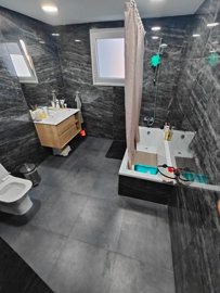 fd8baf86-0950-48c5-beed-5d8b5844d5e2