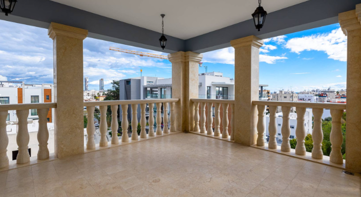 Image No.9-3 Bed Apartment for sale