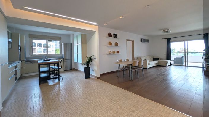 Image No.8-3 Bed Apartment for sale