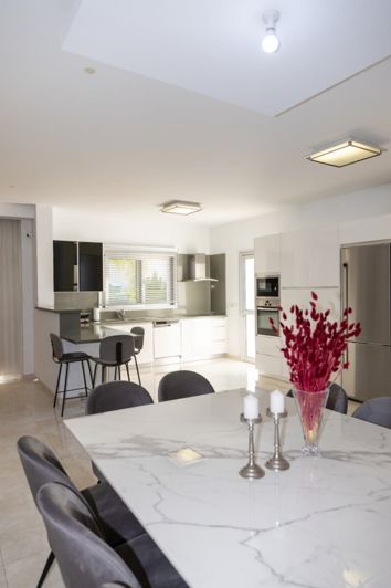 Image No.10-4 Bed House for sale