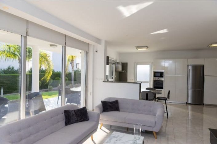 Image No.14-4 Bed House for sale