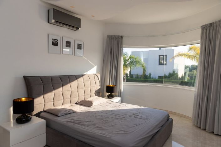 Image No.22-4 Bed House for sale