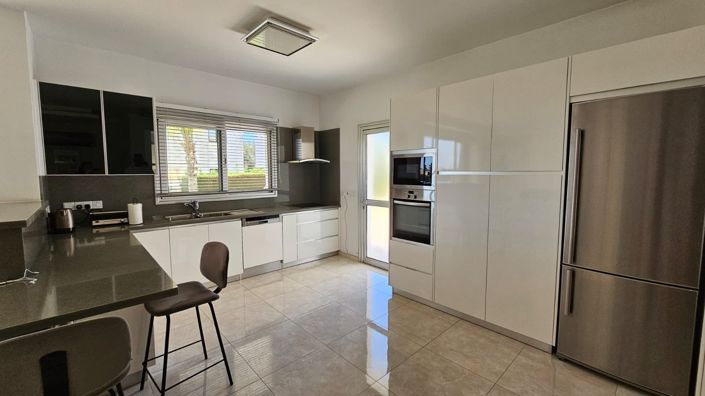 Image No.29-4 Bed House for sale