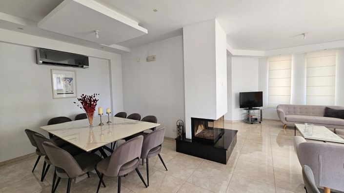 Image No.30-4 Bed House for sale