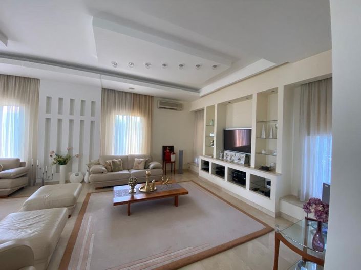 Image No.1-5 Bed Villa for sale