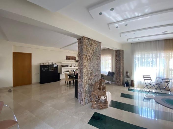 Image No.2-5 Bed Villa for sale