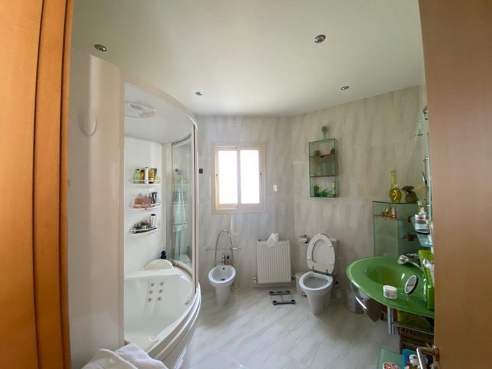 Image No.6-5 Bed Villa for sale