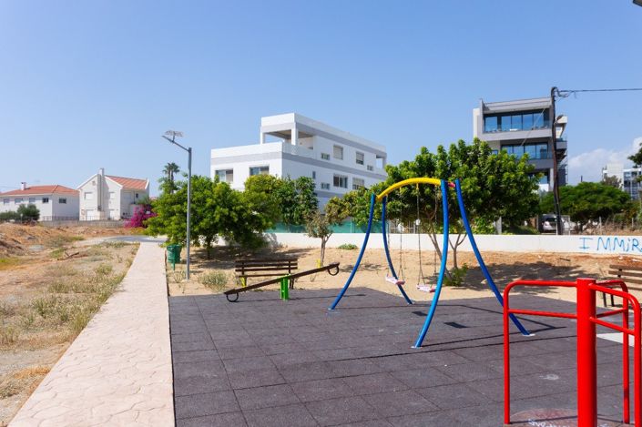 Image No.12-5 Bed House for sale