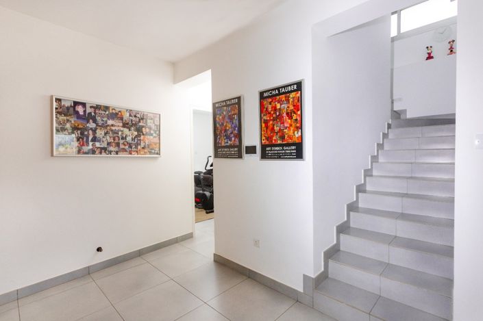 Image No.4-5 Bed House for sale