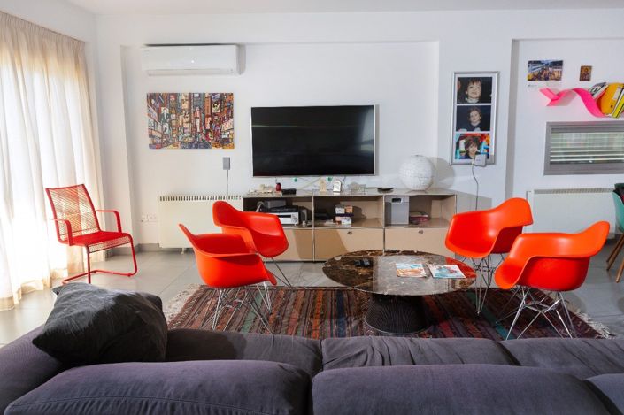 Image No.6-5 Bed House for sale