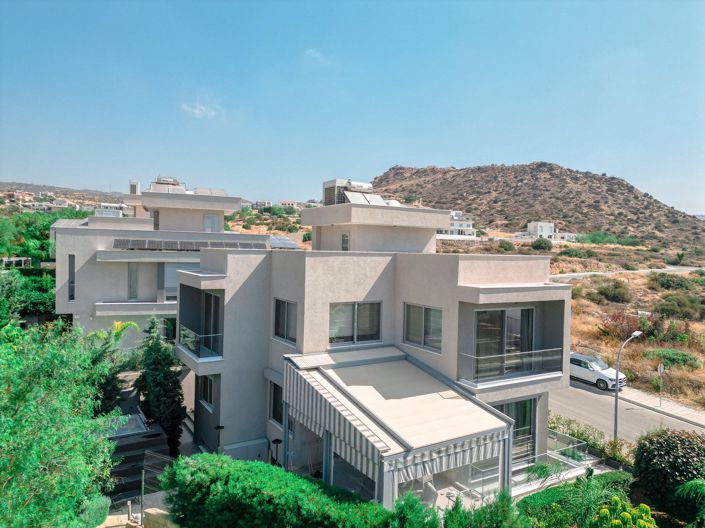 Image No.2-4 Bed House for sale