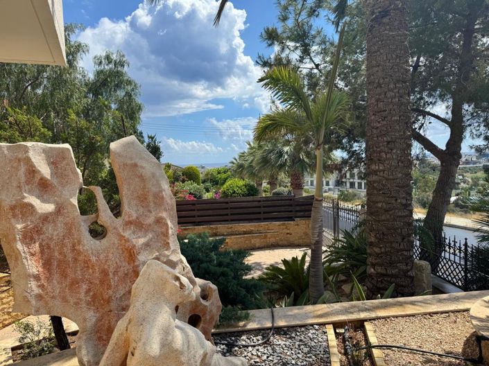 Image No.16-5 Bed House for sale