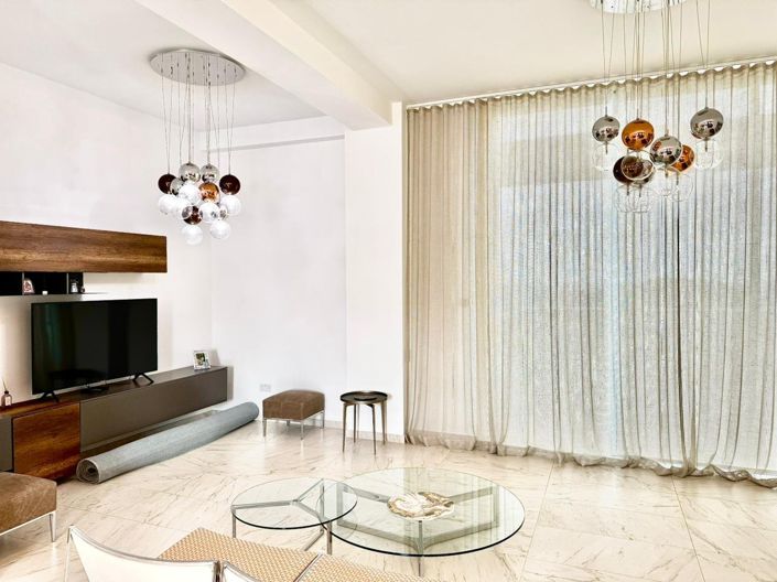 Image No.1-3 Bed Apartment for sale