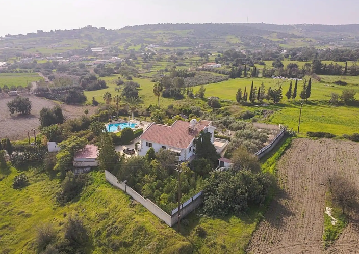 Image No.3-Maison de 5 chambres à vendre à Parekklisia