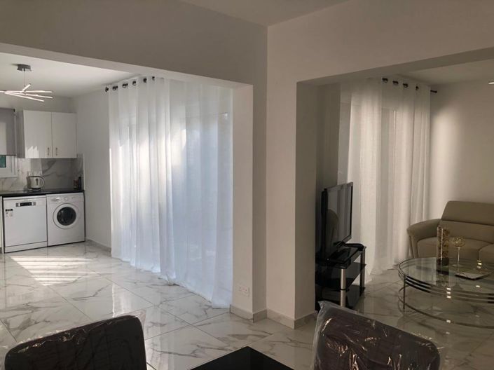Image No.1-4 Bed House for sale