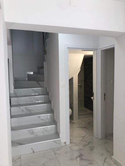 Image No.17-4 Bed House for sale