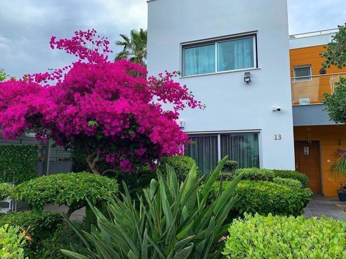 Image No.1-5 Bed House for sale
