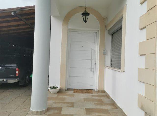 Image No.2-Maison de 4 chambres à vendre à Ypsonas