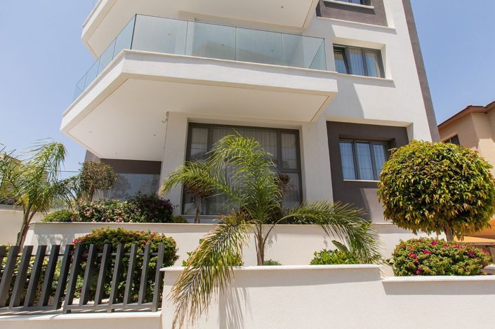Image No.1-3 Bed Penthouse for sale