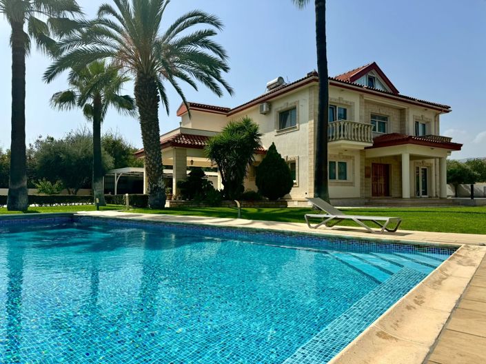 Image No.1-5 Bed House for sale