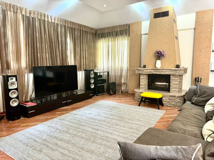 Image No.10-5 Bed House for sale