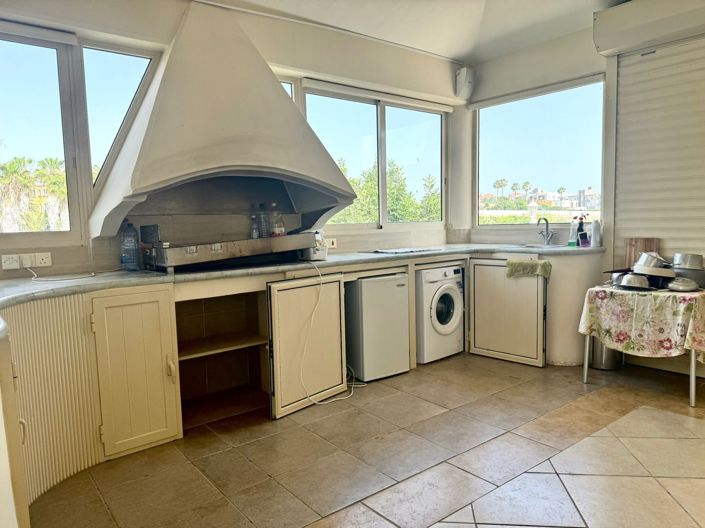 Image No.15-5 Bed House for sale