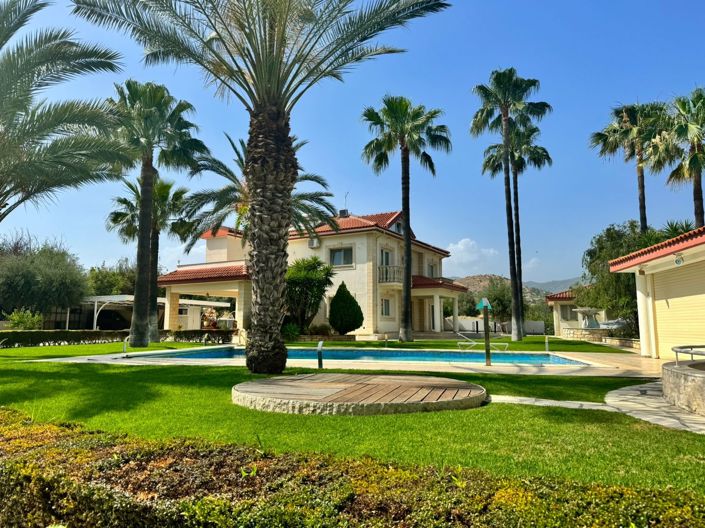 Image No.2-5 Bed House for sale