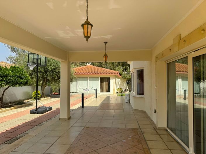 Image No.9-5 Bed House for sale