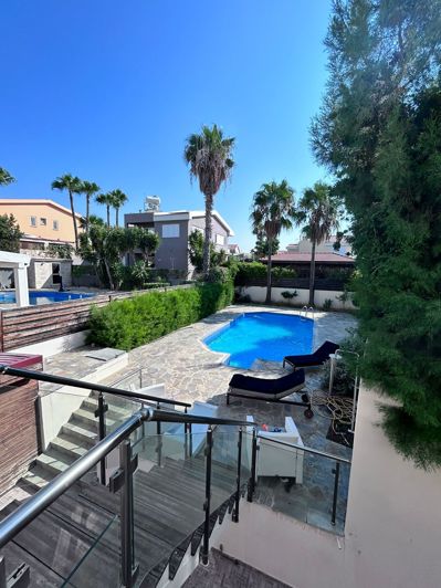 Image No.10-3 Bed Villa for sale