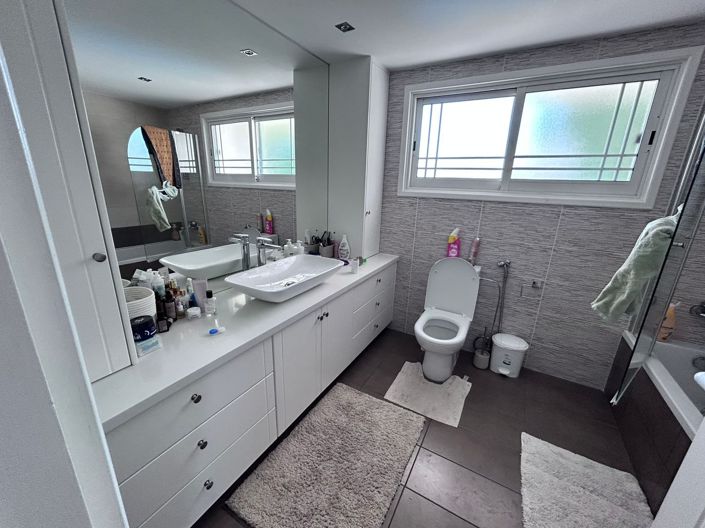 Image No.8-3 Bed Villa for sale