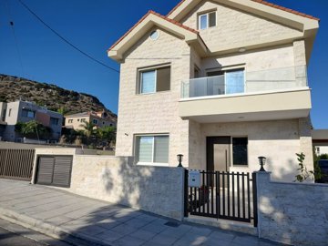 1 - Palodeia, Maison