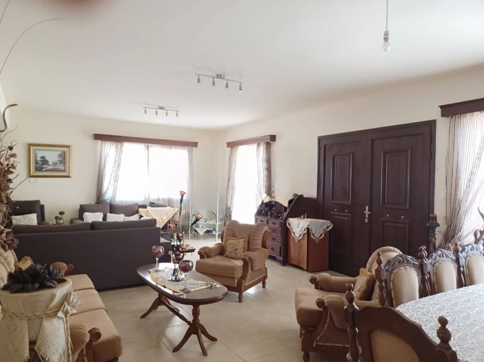 Image No.1-3 Bed Villa for sale