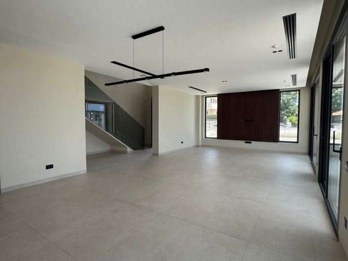 Image No.8-Maison de 4 chambres à vendre à Agios Athanasios