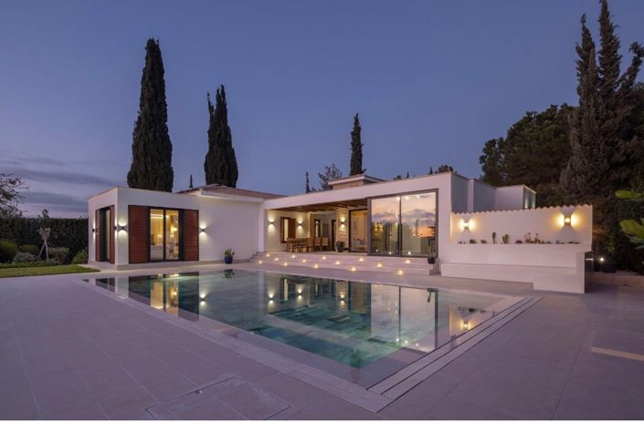 Image No.1-4 Bed House for sale