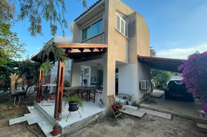 Image No.1-2 Bed House for sale