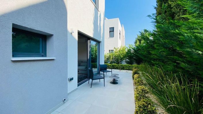 Image No.10-2 Bed House for sale