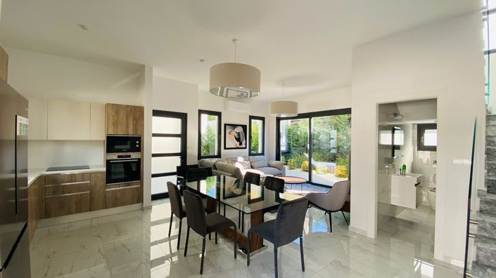 Image No.2-2 Bed House for sale