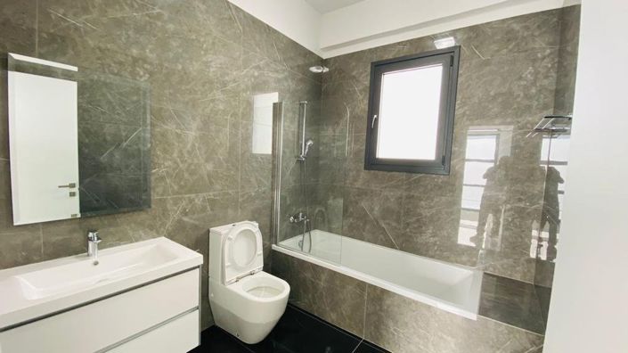 Image No.9-2 Bed House for sale