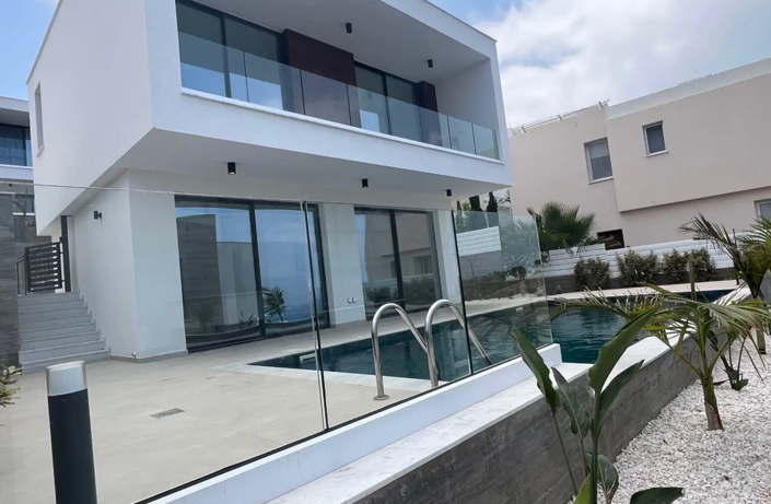 Image No.1-3 Bed Villa for sale