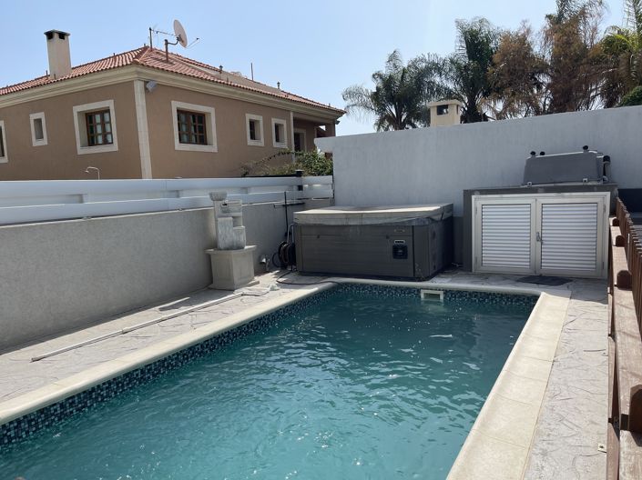 Image No.17-3 Bed House for sale