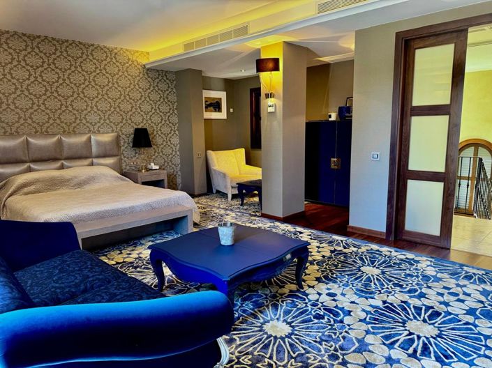 Image No.21-8 Bed House for sale