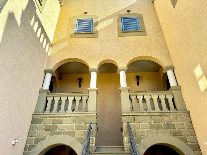 Image No.27-8 Bed House for sale