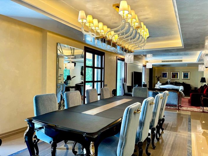 Image No.8-8 Bed House for sale