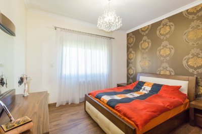 99589682-1103-4a42-bdad-325ade04b615