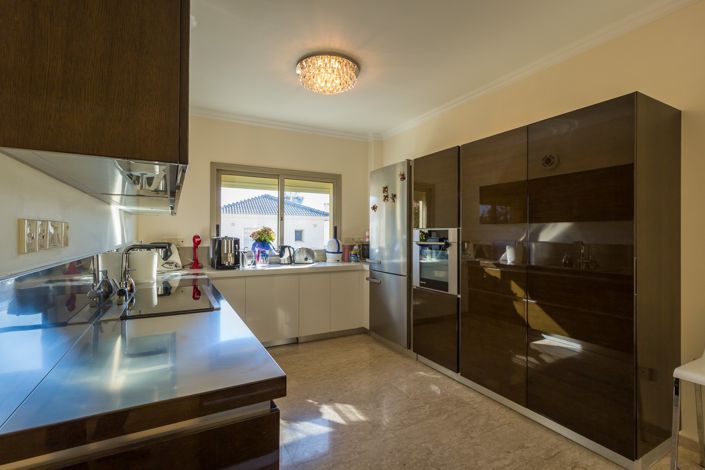 Image No.2-Maison de 4 chambres à vendre à Agios Athanasios