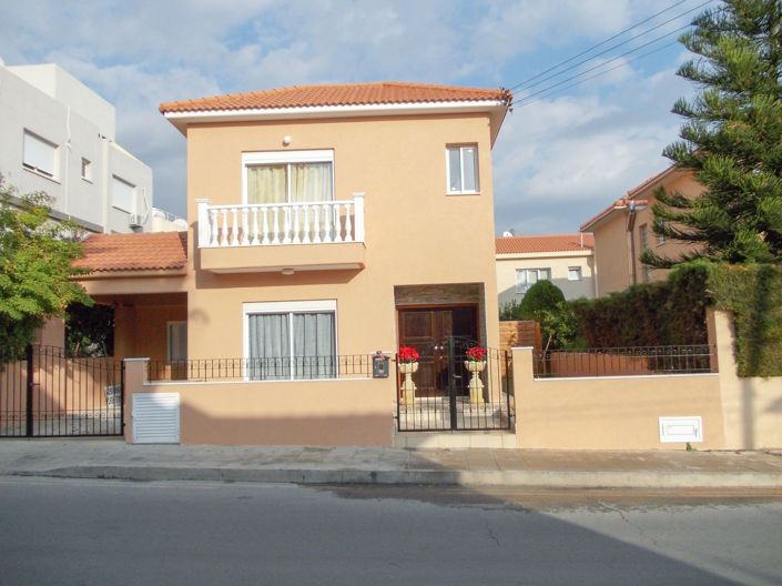 Image No.1-3 Bed House for sale