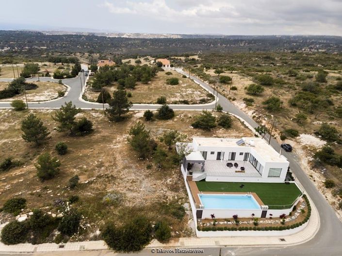 Image No.10-4 Bed House for sale